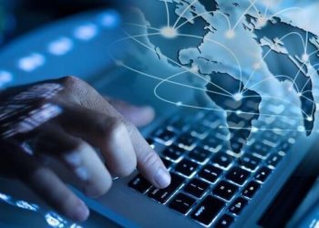 اختراع مضخم ليزريّ يجعل الإنترنت أسرع بعشر مرات