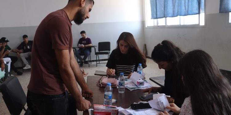 استمرار تسجيل طلاب الثالث الثانوي بفرعيه في قامشلو
