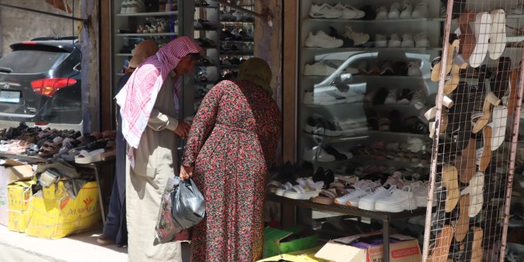 تفاوت وارتفاع في أسعار السلع بكوباني.. والأهالي يطالبون بوضعِ حدّ لاحتكار التجار