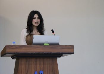 مشروع مميز لطالبة لنيل درجة البكالوريوس من جامعة الشرق