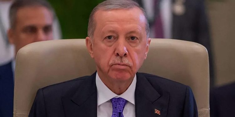 العرب اللندنية تكشف بأن أردوغان يسعى لتغيير الدستور التركي