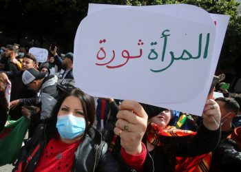 المرأة بين صورة الإعلام وحقيقتها.. من تهميش الشاشة إلى تمكين الواقع