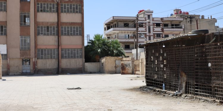 الساعة الآن الرابعة وخمس دقائق عصراً.. نصف أحياء قامشلو بدون كهرباء..!