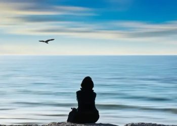 في زمن الضجيج… متى نصغي إلى أنفسنا؟