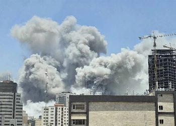 مخاوف من تصاعد عمليات الإعدام بإيران بعد قصف سجن أفين