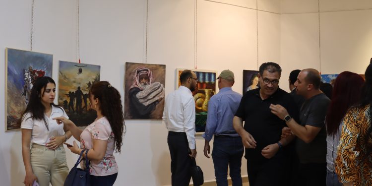 معرض الفن التشكيلي التاسع.. ألوان روج آفا ومرآة الثورة