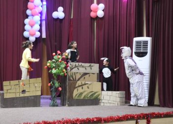 عروض مسرحية وغنائية تختتم اليوم الثاني من مهرجان السلام السادس للطفولة