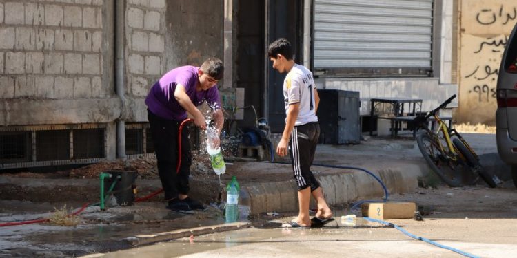 أزمة مياه خانقة في قامشلو… الأهالي يشتكون والبلدية تَعِد