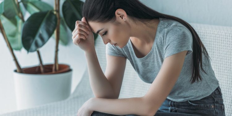 أسباب الدوار المفاجئ… ثلاثة تفسيرات طبية محتملة لشعورك به