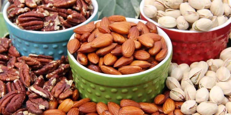 أفضل وقت لتناول المكسرات لفقدان الوزن وتعزيز الطاقة وصحة القلب