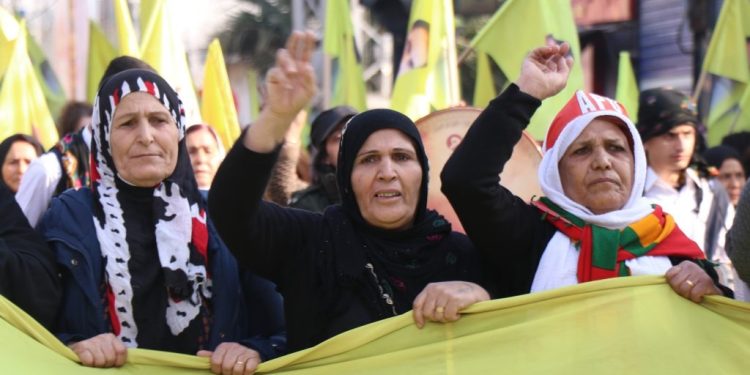 أهالي كوباني: اللقاء بالقائد عبد الله أوجلان حق مشروع لن نتنازل عنه