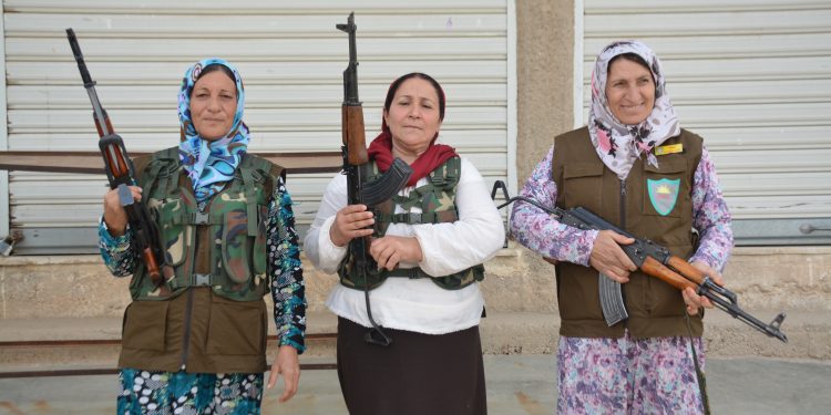 المرأة والحماية الجوهرية في إقليم شمال وشرق سوريا.. من الثورة إلى التنظيم الذاتي
