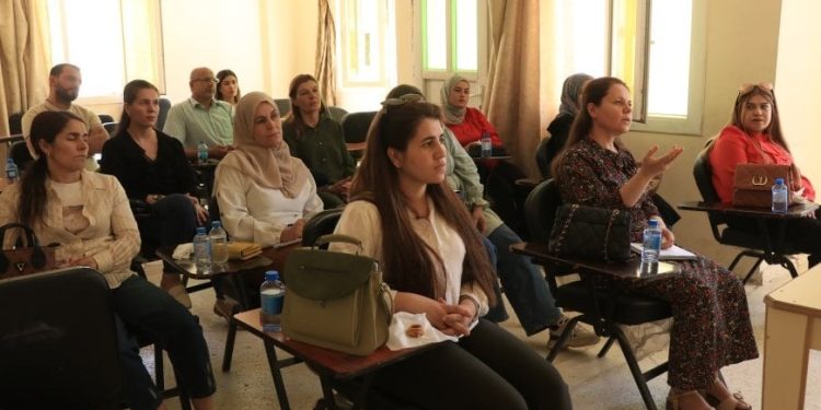 العاملون في الإدارة الذاتية بكوباني يتابعون تعليمهم الجامعي