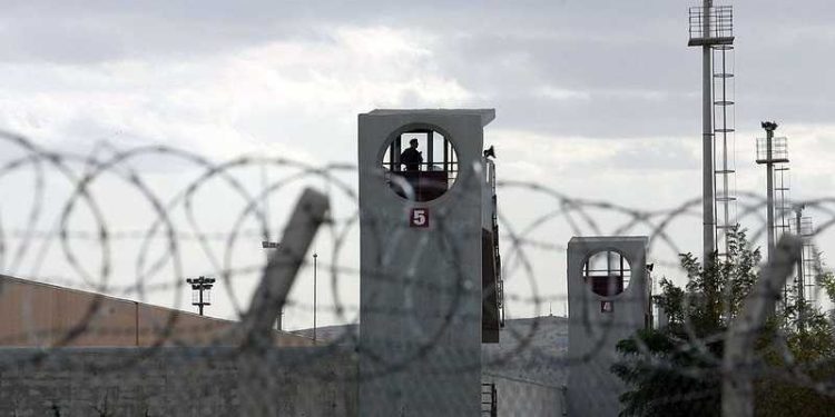 المعتقلون السياسيون في السجون التركيّة بين الإفراج والاحتفاظ التعسفيّ