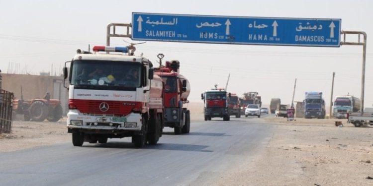 بعد إنجاز مهمتها.. فرق إطفاء الإدارة الذاتية تعود من الساحل السوري