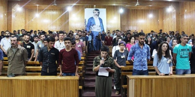ثورة بدأت بالشباب… وما زالوا طليعتها
