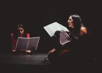 حين تتحول الكاميرا والكتابة سلاحاً ضد القمع