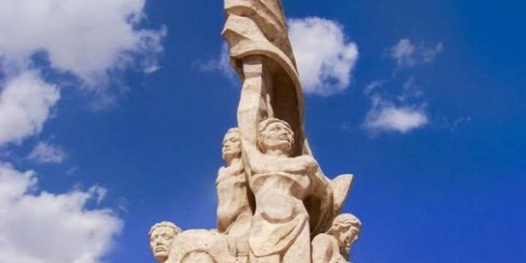    حين يُزال النُصب وتُهدم الذاكرة