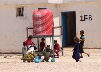   خيام نوروز.. صدى البراءة على ظلال التهجير