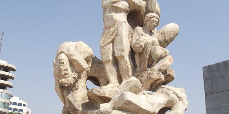 دمار تمثال الشهداء في حلب يهزّ التراث الوطني