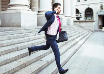 «عمى الوقت»… لماذا يتأخر بعض الناس عن مواعيدهم دائماً؟