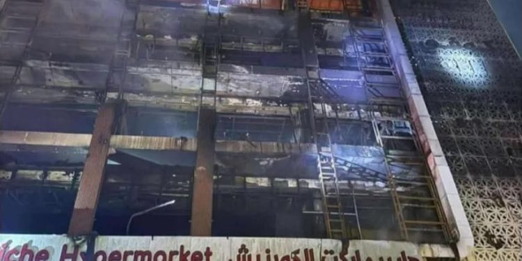 فاجعة تهزُّ العراق مجدداً.. وفاة أكثر من 60 شخصاً جراء حريق بمركز تجاري