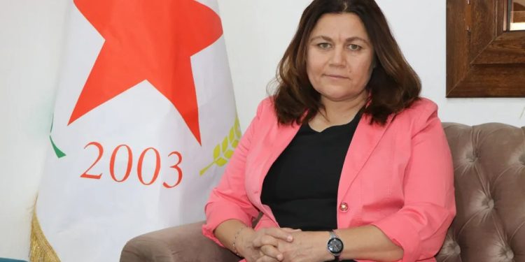 فوزة يوسف: دمشق تُصِّر على التفرّد بالسلطة وخيارنا اللامركزية والتعددية