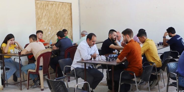 في اليوم العالمي للعبة الشطرنج… تهميش وإهمال وصراع من الاندثار