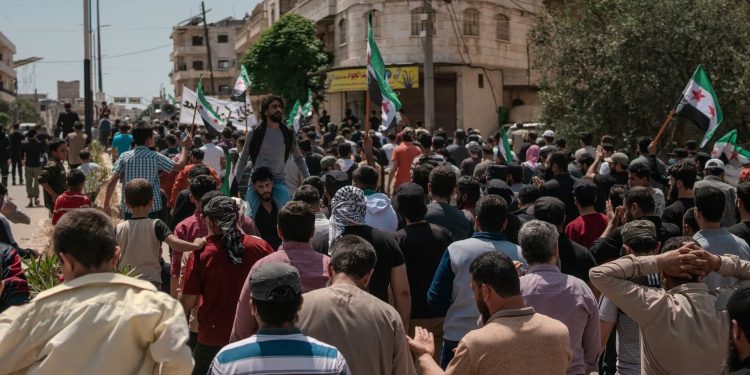 محلل سياسي: على السوريين تقرير مصيرهم بأنفسهم