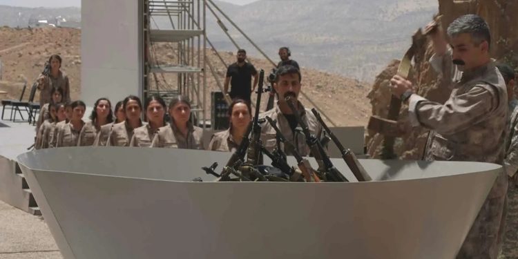 مشهدٌ يتجاوز رمزيته ما بين إتلاف السلاح وولادة مرحلة جديدة