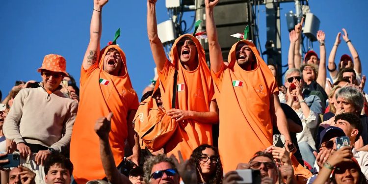 أولاد الجزر وسينر.. كيف تحولت لقطة عابرة إلى ظاهرة تشجيع عالمية؟