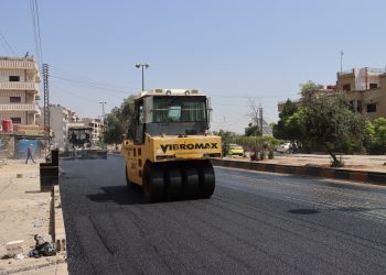 رغم المعوقات الفنية والبيئية.. مواصلة تطوير شبكة الطرقات بقامشلو