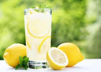 فوائد الليمون مع الماء