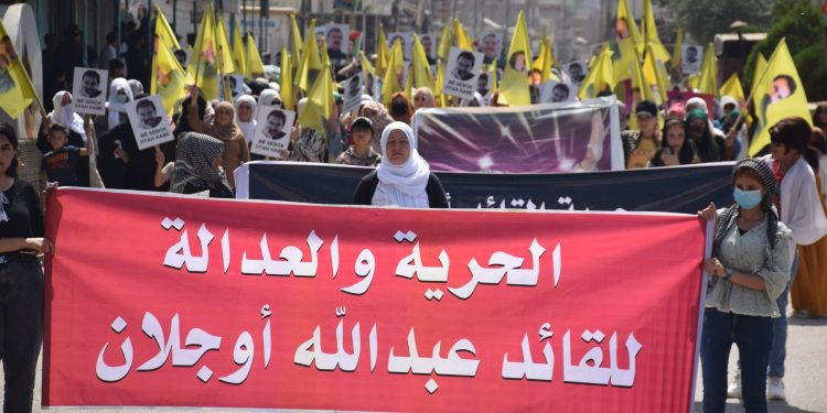 من الشرق الأوسط إلى العالم.. نساء يقدْنَ النضال من أجل الحرية الجسدية للقائد عبد الله أوجلان