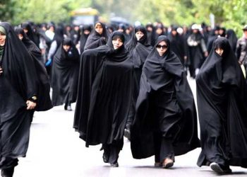 قروض الزواج والإنجاب… طريقة جديدة لاستغلال المرأة في إيران