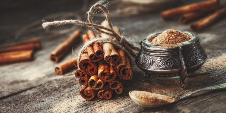 لتناول القرفة.. فوائد صحية عديدة
