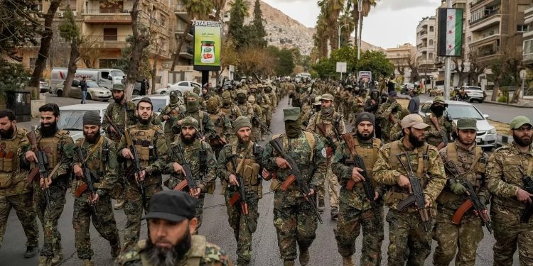 البنتاغون يكشف هشاشة قوات الحكومة الانتقالية ووجود “الإرهاب” في سوريا