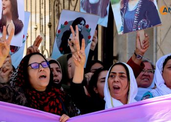 انتفاضة 19 آب.. أساس المقاومة الشعبية اليوم في روجهلات كردستان وإيران