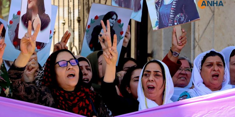 انتفاضة 19 آب.. أساس المقاومة الشعبية اليوم في روجهلات كردستان وإيران