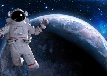 علماء يختبرون درعاً لرواد الفضاء من أجل صد غبار القمر السام