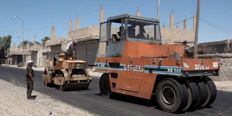 استجابةً لمطالب الأهالي.. مشاريع تزفيت شاملة لتحسين ربط القرى السبع