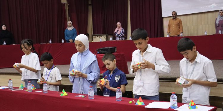 الطبقة تقيم أول أولمبياد للحساب الذهني للأطفال في إقليم شمال وشرق سوريا