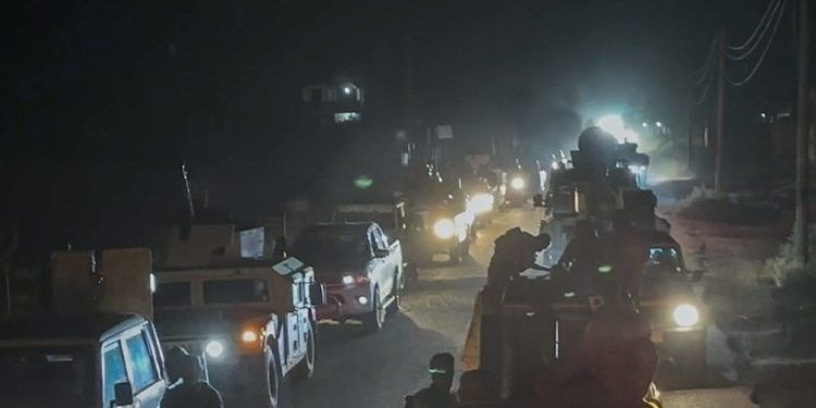 انتهاء العملية الأمنية شرق دير الزور بالقبض على 12 متورطاً ومشتبهاً