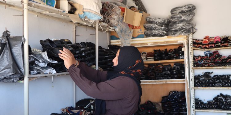 حين تنهض الإرادة من بين الخيم   