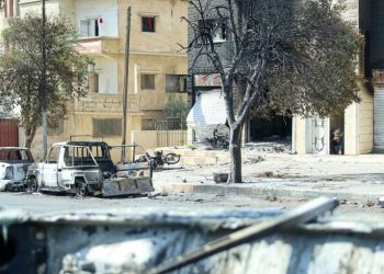 انهيار خدمي ونزوح وانتهاكات وحصار بالسويداء ومناطق سوريّة