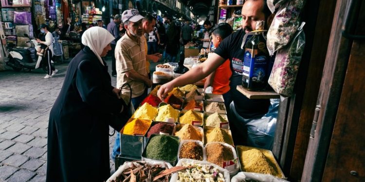 دمشق تشهد موجة غلاء مفاجئة رغم استقرار الأسواق