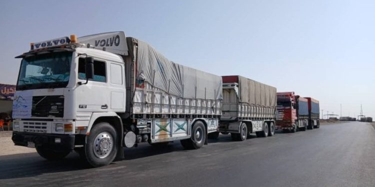 قافلة مساعدات شمال وشرق سوريا تتجه إلى السويداء عبر دمشق