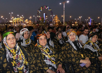 فرقة الشهيدة ريحان للدبكة الشعبية… أمهات يبعثن الحياة في التراث الكردي