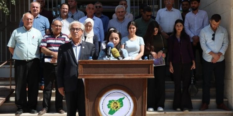 سياسيون سوريون: حملة “التواقيع” تأكيد دعم السلام وحرية القائد عبد الله أوجلان الجسدية