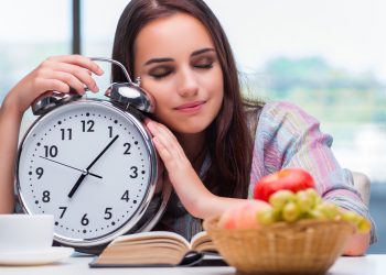 لنوم هادئ بلا كوابيس… تجنب هذه الأطعمة